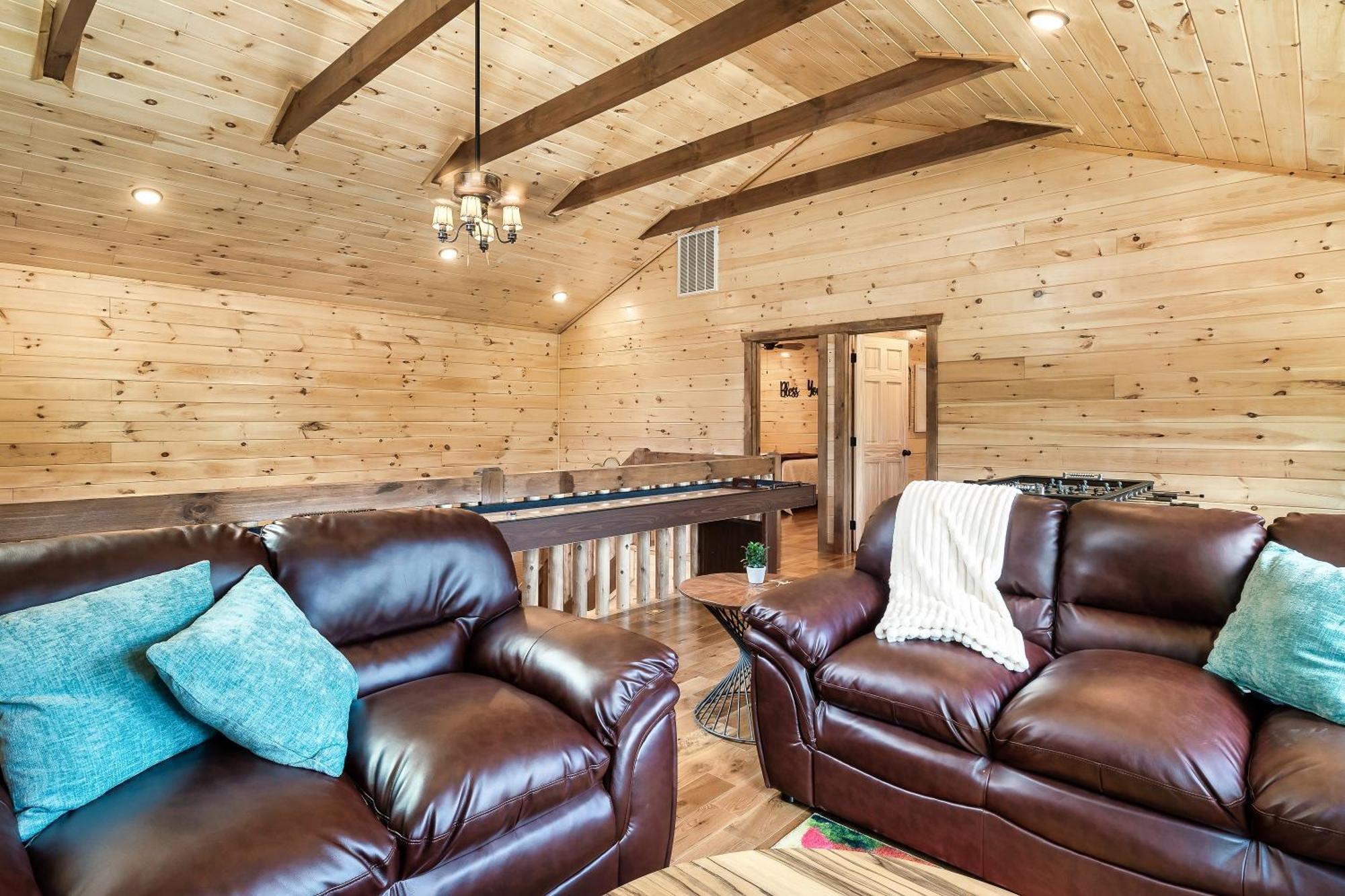 Smokiesboutiquecabins Would Love To Host You At Dolly'S Cute Cabin! 4 Suites With Private Bathrooms - Hot Tub, Fire Pit, Game Room, Resort Pool Open Memorial Day Through Labor Day! Gatlinburg Luaran gambar