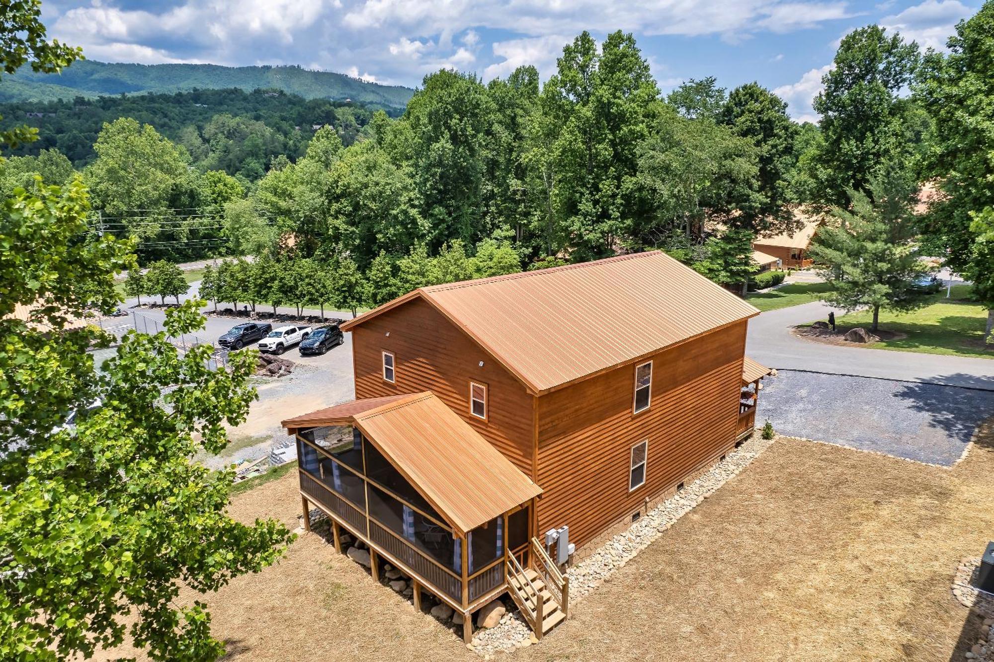 Smokiesboutiquecabins Would Love To Host You At Dolly'S Cute Cabin! 4 Suites With Private Bathrooms - Hot Tub, Fire Pit, Game Room, Resort Pool Open Memorial Day Through Labor Day! Gatlinburg Luaran gambar
