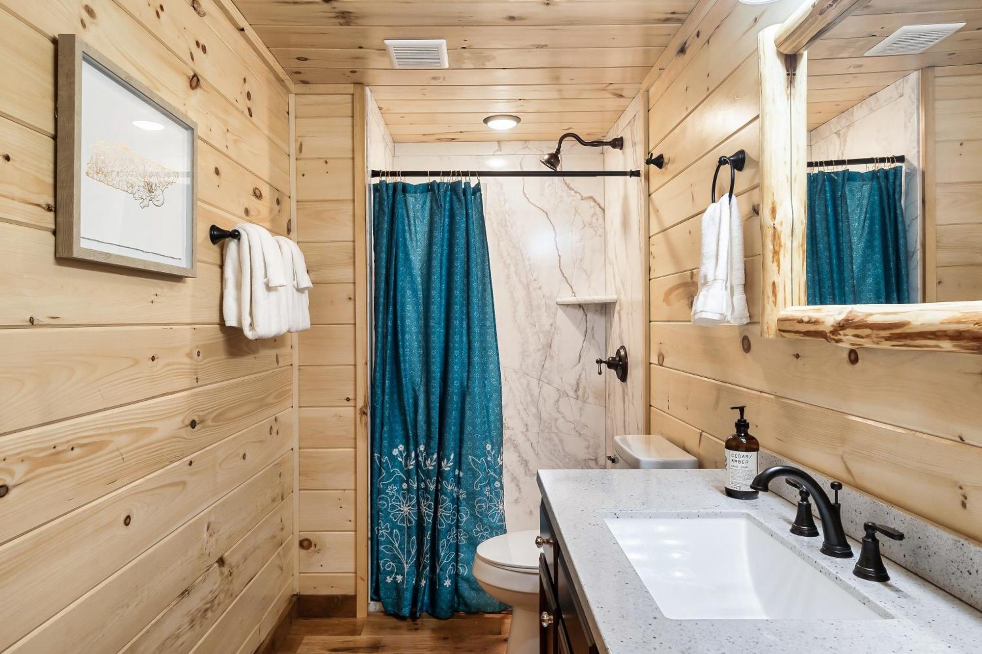 Smokiesboutiquecabins Would Love To Host You At Dolly'S Cute Cabin! 4 Suites With Private Bathrooms - Hot Tub, Fire Pit, Game Room, Resort Pool Open Memorial Day Through Labor Day! Gatlinburg Luaran gambar