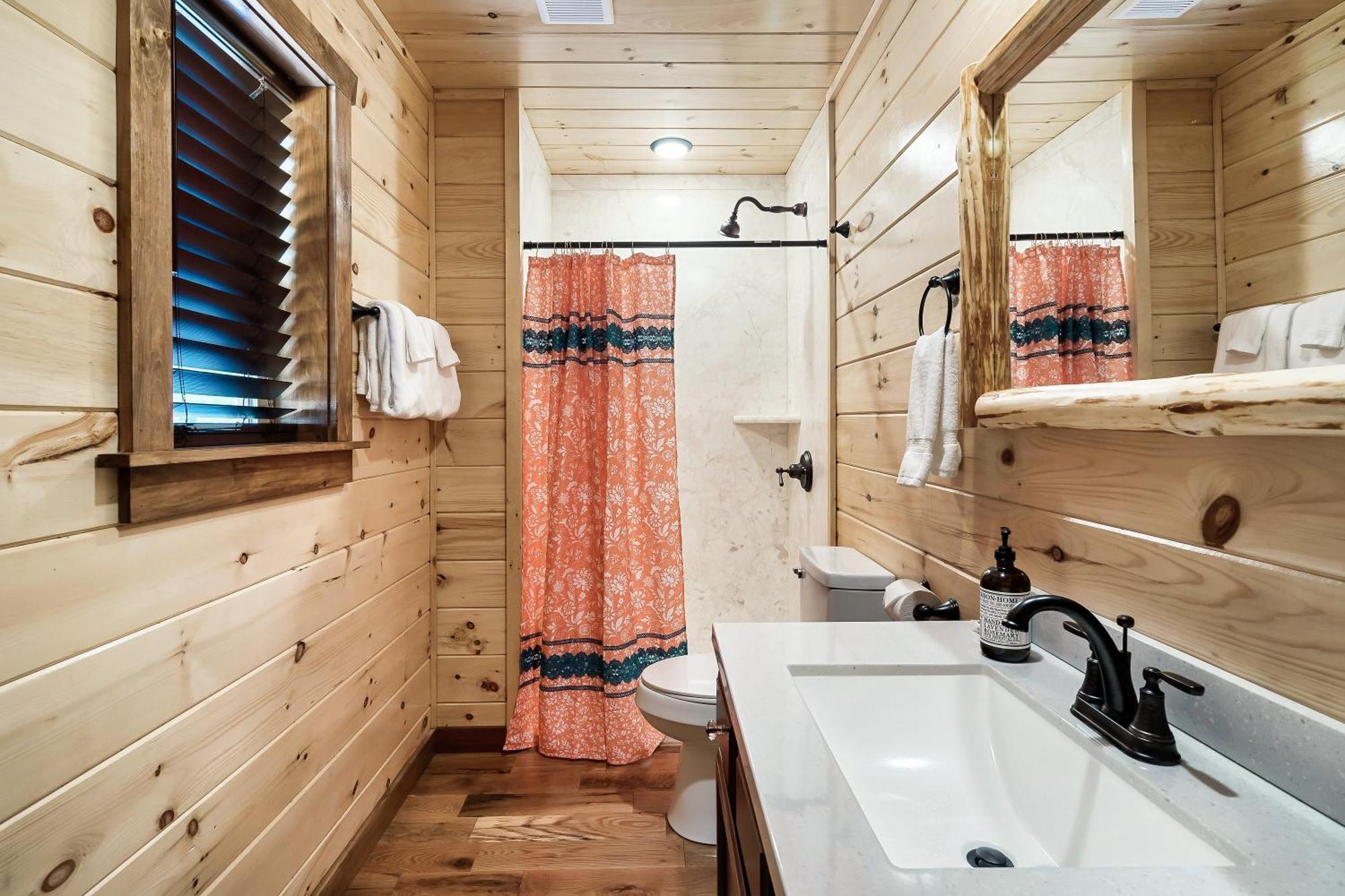 Smokiesboutiquecabins Would Love To Host You At Dolly'S Cute Cabin! 4 Suites With Private Bathrooms - Hot Tub, Fire Pit, Game Room, Resort Pool Open Memorial Day Through Labor Day! Gatlinburg Luaran gambar